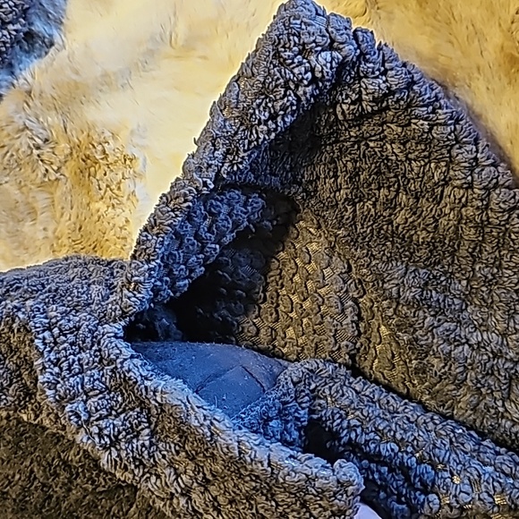 Small plush pullover - Picture 5 of 5